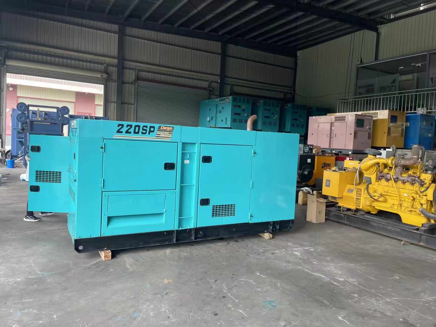 黎安镇800kW 柴油发电机的输出电流波动范围是多少？