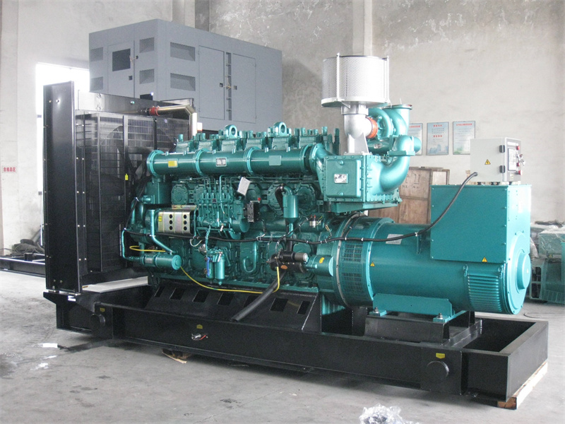 黎安镇200KW 柴油发电机的油耗是多少?